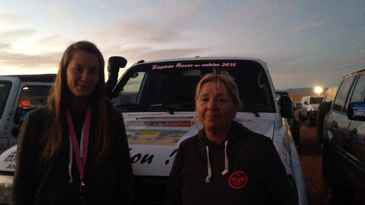 Corine et Julie au 1er bivouac du Trophée Roses des sables