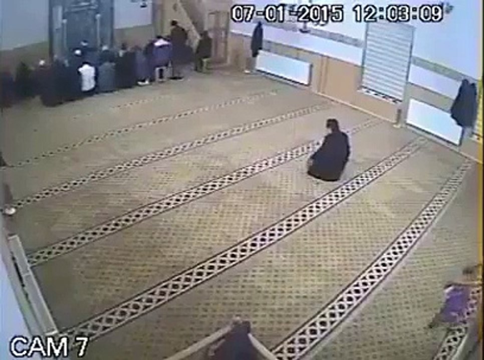 See What Did Little Child in Mosque