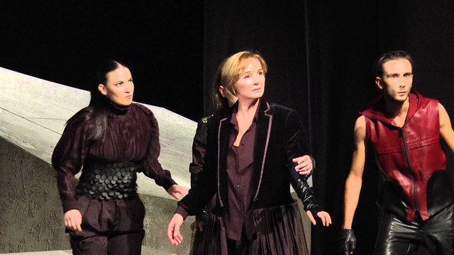 Prova finale, triumfon Luiza Xhuvani Hamleti me fytyrë gruaje