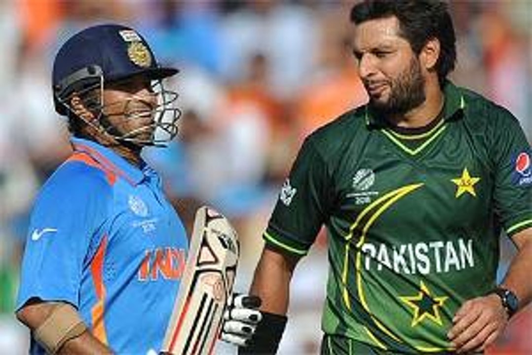 Shahid Afridi  Amazing Catch  Sachin Tendulkar vs India
