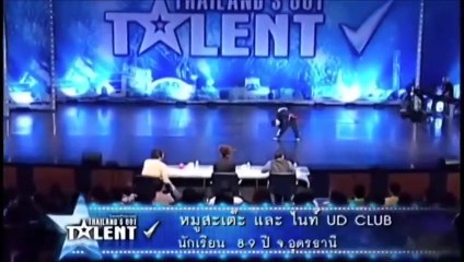 Толстячок просто порвал всех