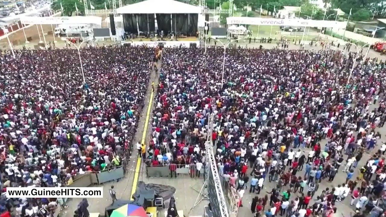 Soul Bang's sur scène du concert “EBOLA Tous Ensemble Vers La Victoire”