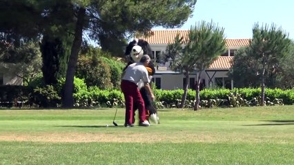 Собаки имеют только один недостаток - они верят людям.