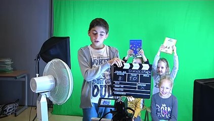 Alle schoolboeken zijn gestolen! Kinderen maken het journaal - RTV Noord