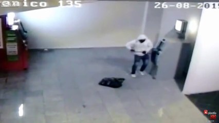 Crazy Robber Uses TNT to Blow Up Bank ATM