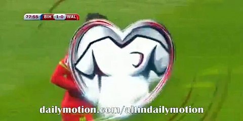 Aaron Ramsey Big Chance - Bosnia & Herzegovina vs Wales 10.10.2015