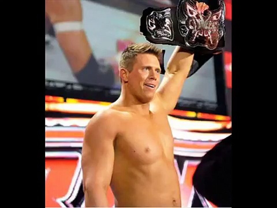 WWE The Miz Kelly Kelly Maryse Beth Phoenix Divas WWE World HeavyWeight Intercontinental Champion-ze13P5pR5YI