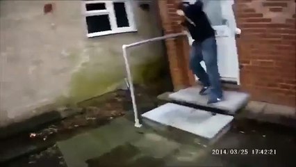 Body Cam Footage Shows Knife Wielding Man Charge At Police