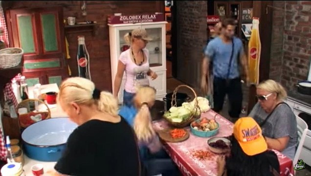 Maja Nikolic vs. Tamara - Svadja zbog brisanja poda - Farma 6