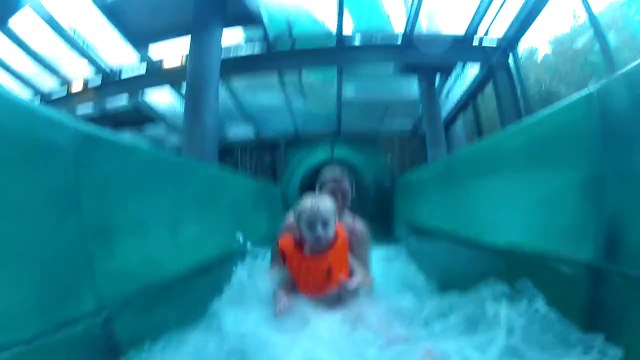 GoPro : toboggan piscine center parc