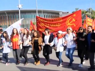 Attentat d'Ankara: la Turquie commence à enterrer ses morts