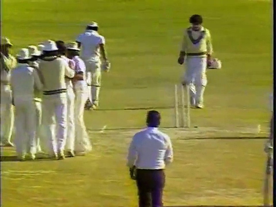 Imran Khan's Legendary Bowling Attack - Pakistan vs India in 1982-3