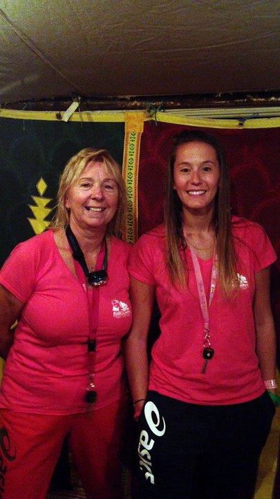 Corine et Julie, l'équipage n°70 du Trophée Roses des sables à l'arrivée de l'étape de nuit.