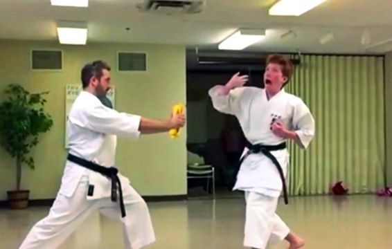 Dövüş Sporlarına Gönül Vermiş İnsanlar