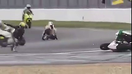 ھاھاھاھا بہت برا ھوا اس بائک والے کے ساتھ