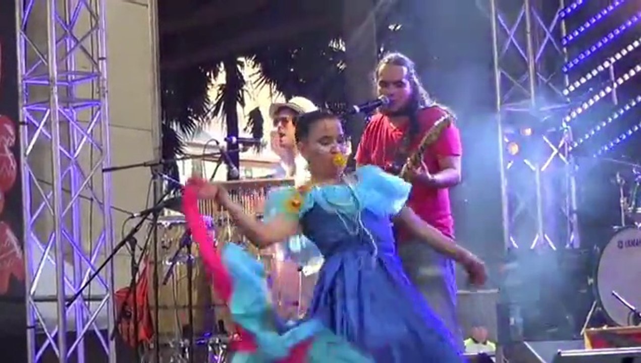 Fiesta Part 2 of 3 Evening Program, Ola Fresca, Madre Monde, Sudamerican Rockers, Darling Harbour, Sydney 10 Oct 2015