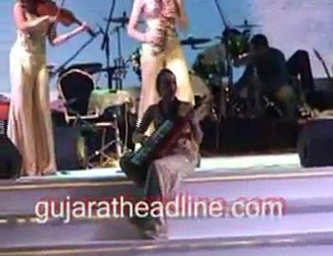 Russian Musicial band of Diva girls play Bollywood songs in Ahmedabad