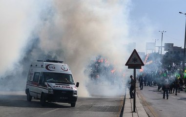Thousands mass in Ankara in aftermath of deadly attack