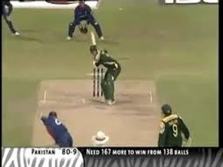 Shoaib Akhtar Smashing 6 6 6 6  and 4 4 4 4 English bowlers in World Cup Match