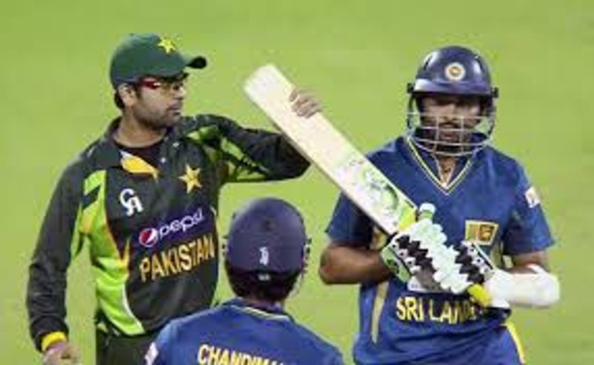 Fight between Ahmed Shehzad and Dilshan