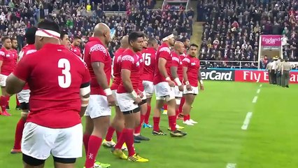 Le Sipi Tau des Tonga défie le haka des All Blacks