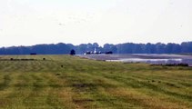 Vliegtuig maakt noodlanding op Groningen Airport Eelde - RTV Noord