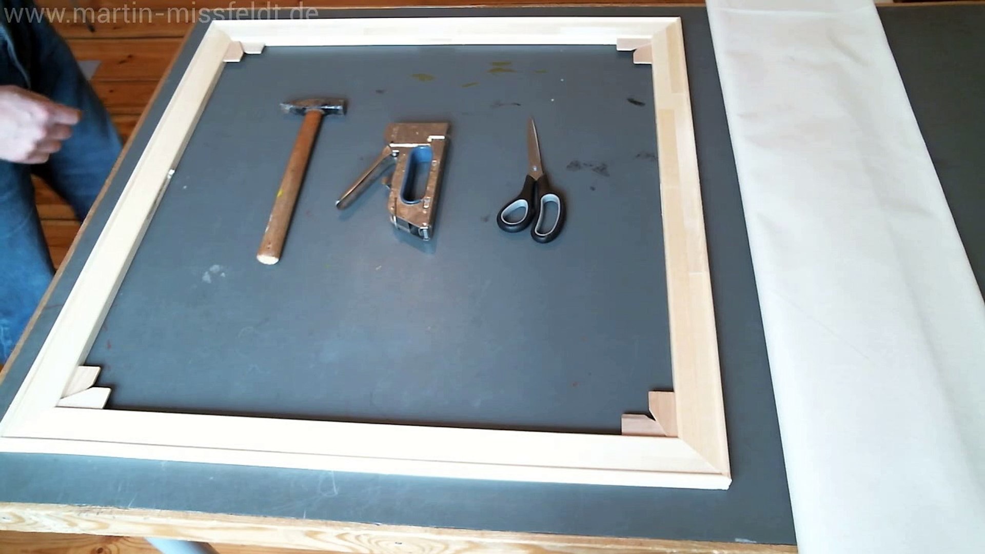 Keilrahmen Mit Leinwand Bespannen Video Dailymotion