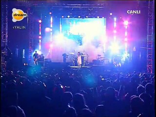 Aylin Aslım - Gülyabani (Canlı Performans)