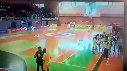 SCP insulta arbitro