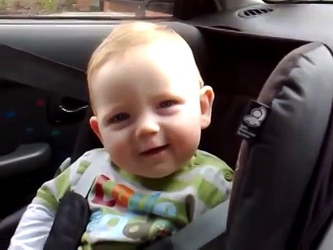 Трогательное видео! Смешной малыш борется со сном, посмотрите для настроения!