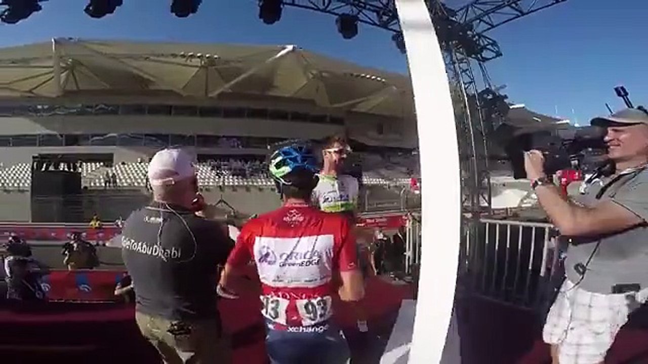 Эстебан Чавес из Orica-GreenEdge был коронован победитель первого в истории Абу-Даби Тур на Яс Марина Circuit.  Элиа Вивиани (Team Sky) обогнал Петера Сагана (Тинькофф) Saxo на линии, одержав спринтерскую победу. Вот основные