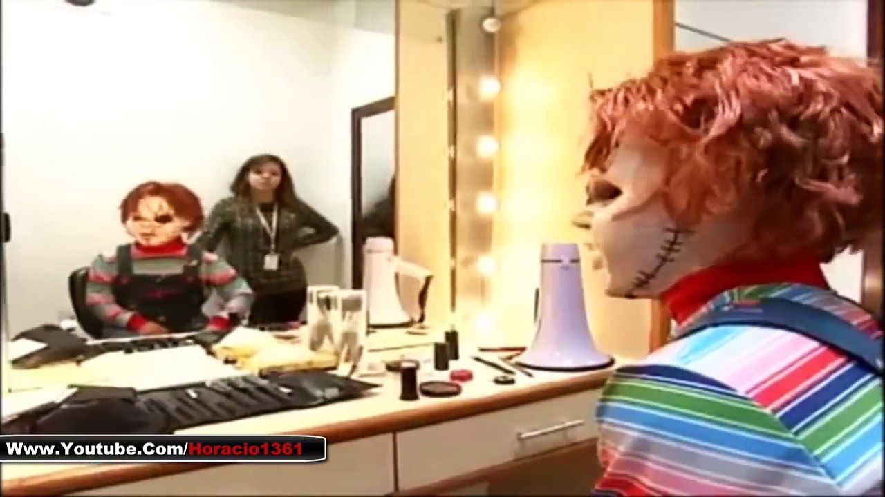 La Maldicioon de Chuky en la parada del Bus Broma Pesada en Brasil 2013