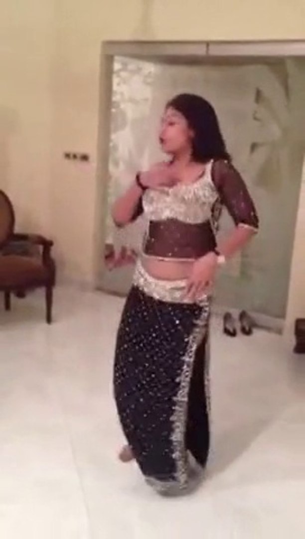 girl doing dance best on indian song - video Dailymotion