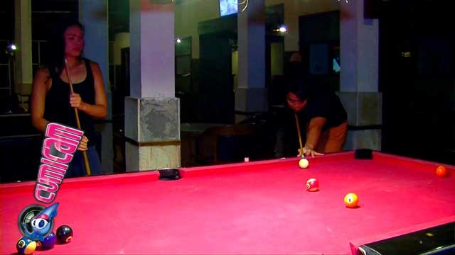Main Billiard dengan Cewek Seksi, Billy Menjerit - Cumicam 12 Oktober 2015
