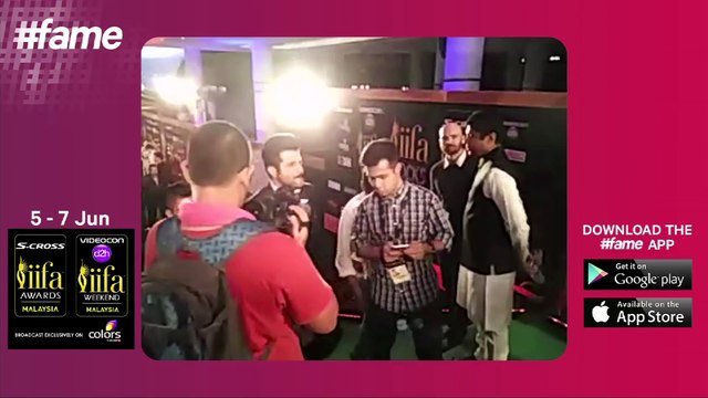 Anil Kapoor Shows His Iconic 'Lakhan' Moves | Live on #fame