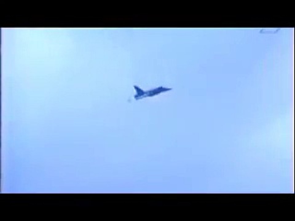 Fighter Jet Plane Crashes at Airshow Saab JAS 39 Gripen Aircraft Accident Fail at Stockholm Sweden-y_E0O9lnrRQ