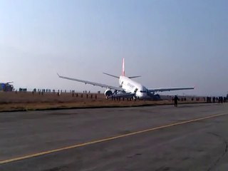 Turkey Airlines has got an accident at Kathmandu airport.-kG7czm9EjK8