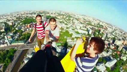 ΜΟΝΟ ΟΣΟΙ ΔΕΝ ΦΟΒΟΥΝΤΑΙ ΤΑ ΥΨΗ-ΠΑΡΑΤΟΛΜΟΙ -Russian Teens Perform Insane Climbing