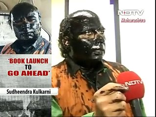 شیوسینا نے خورشید قصوری کی کتاب کی رونمائی کے منتظم سدھندرا کلکرنی کا منہ کالا کر دیا