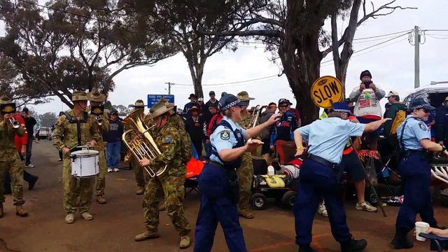 L'armée australienne reprend du Rage Against The Machine pendant le Bathurst 1000