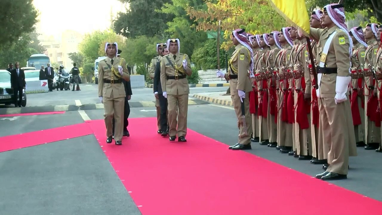 Frappes en Syrie: Valls en visite en Jordanie