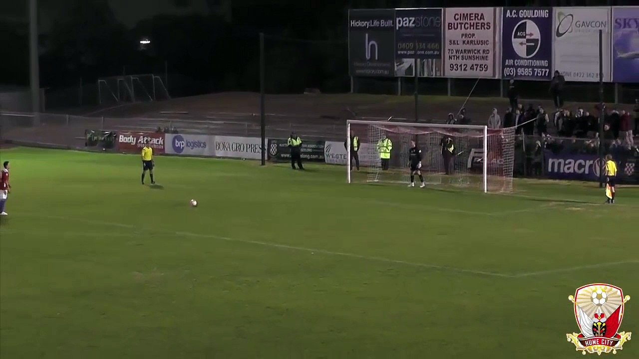 Chris Osfield arrête 4 pénaltys de suite !