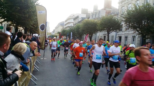 Départ du semi-marathon et du marathon Run in Reims 2015