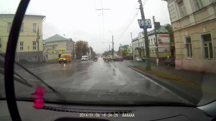 Les cris les plus affreux avant leur accrochage en voiture