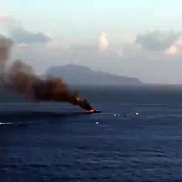 Napoli, in fiamme lo yacht del Presidente De Laurentiis