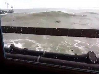 Una cena romantica in riva al mare si trasforma in un incubo