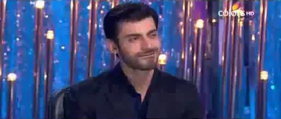 Check the Reaction of Sonam Kapoor when Fawad Khan was Singing a Song