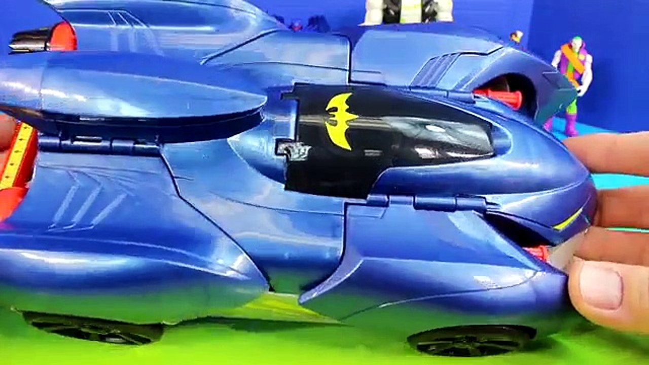 Transform & Attack Batmobile Gotham City Tunnel Takedown Batman Robin Solomon Grundy Joker DC Comics