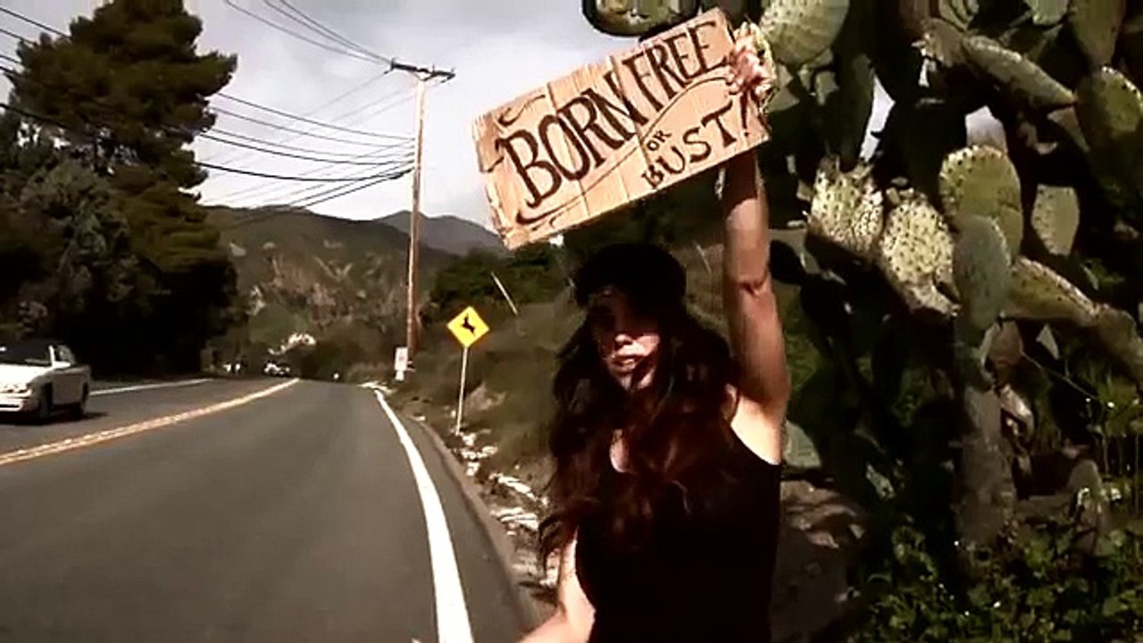 Come ottenere un passaggio in poco tempo? Chiedete a questa ragazza