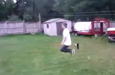 Chết cười với clip thanh niên bay như Harry Potter